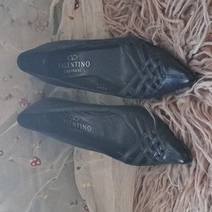 Vintage Valentino Garavani Pointed Toe Low Heel Pumps